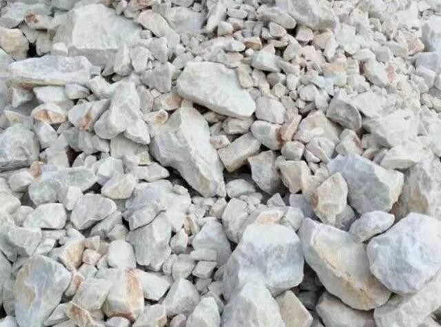 重晶石粉超细磨 从矿石特性到粉体加工的全流程解析